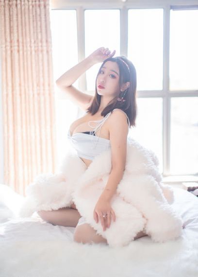 欧美贵妇办公室高跟鞋_1080在线视频观看