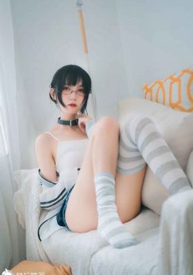 白丝脚交榨精玉足脚交免费观看_国产剧完整视频观看
