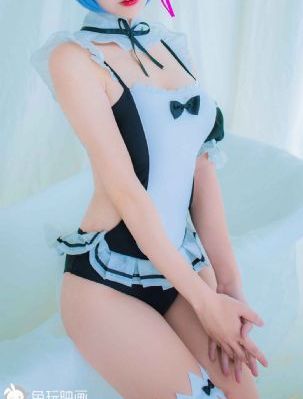 亚洲女人下面毛茸茸湿漉漉_1080高清免费观看
